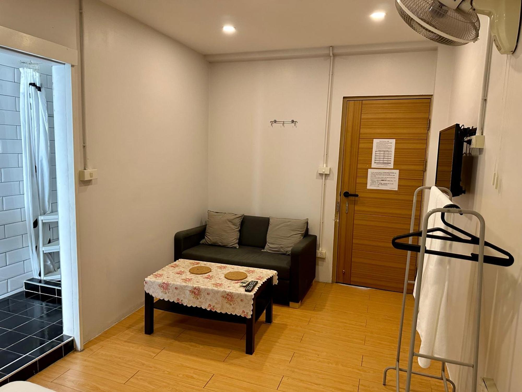 The Cute Silom Hostel バンコク都 エクステリア 写真