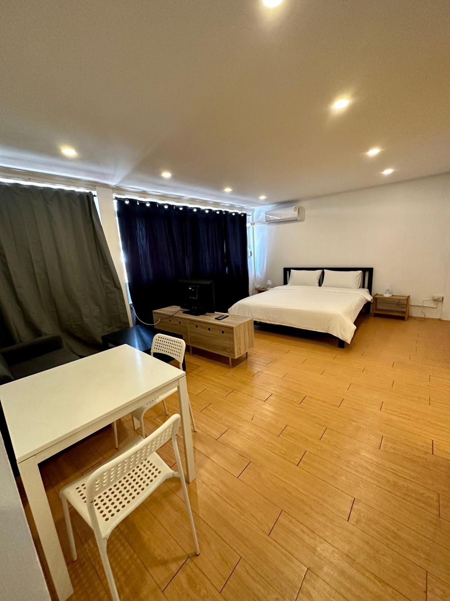 The Cute Silom Hostel バンコク都 エクステリア 写真