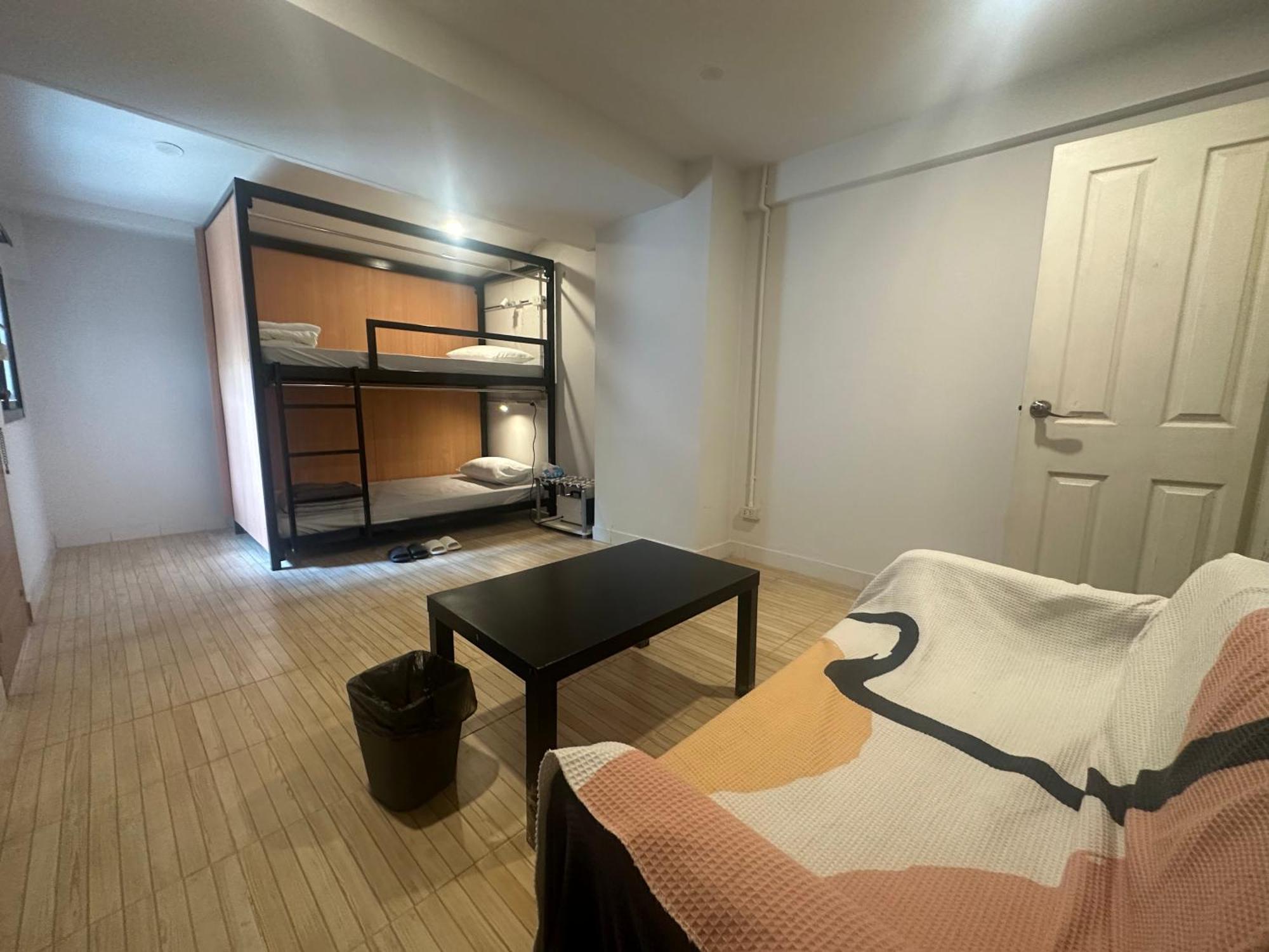 The Cute Silom Hostel バンコク都 エクステリア 写真