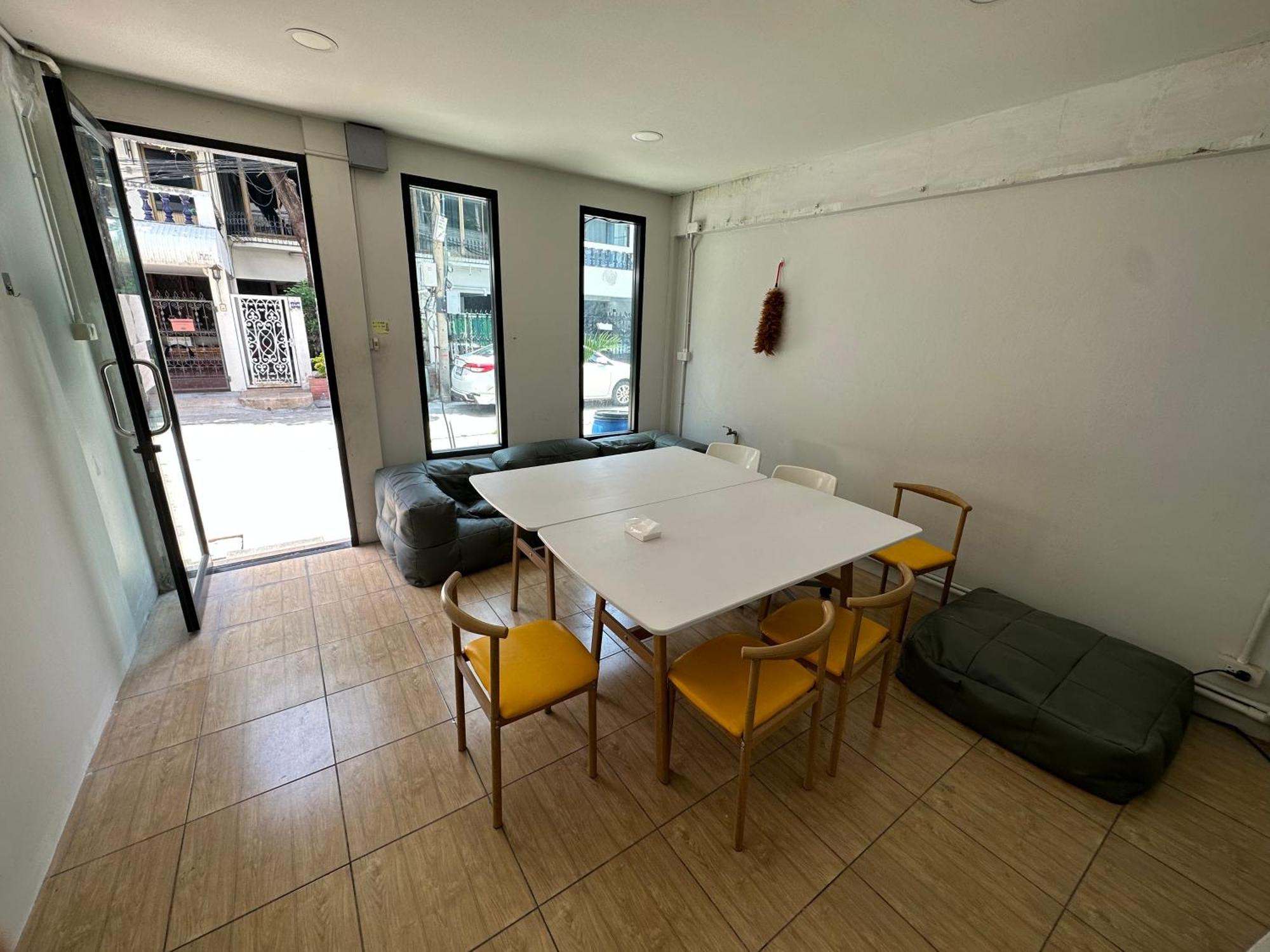 The Cute Silom Hostel バンコク都 エクステリア 写真