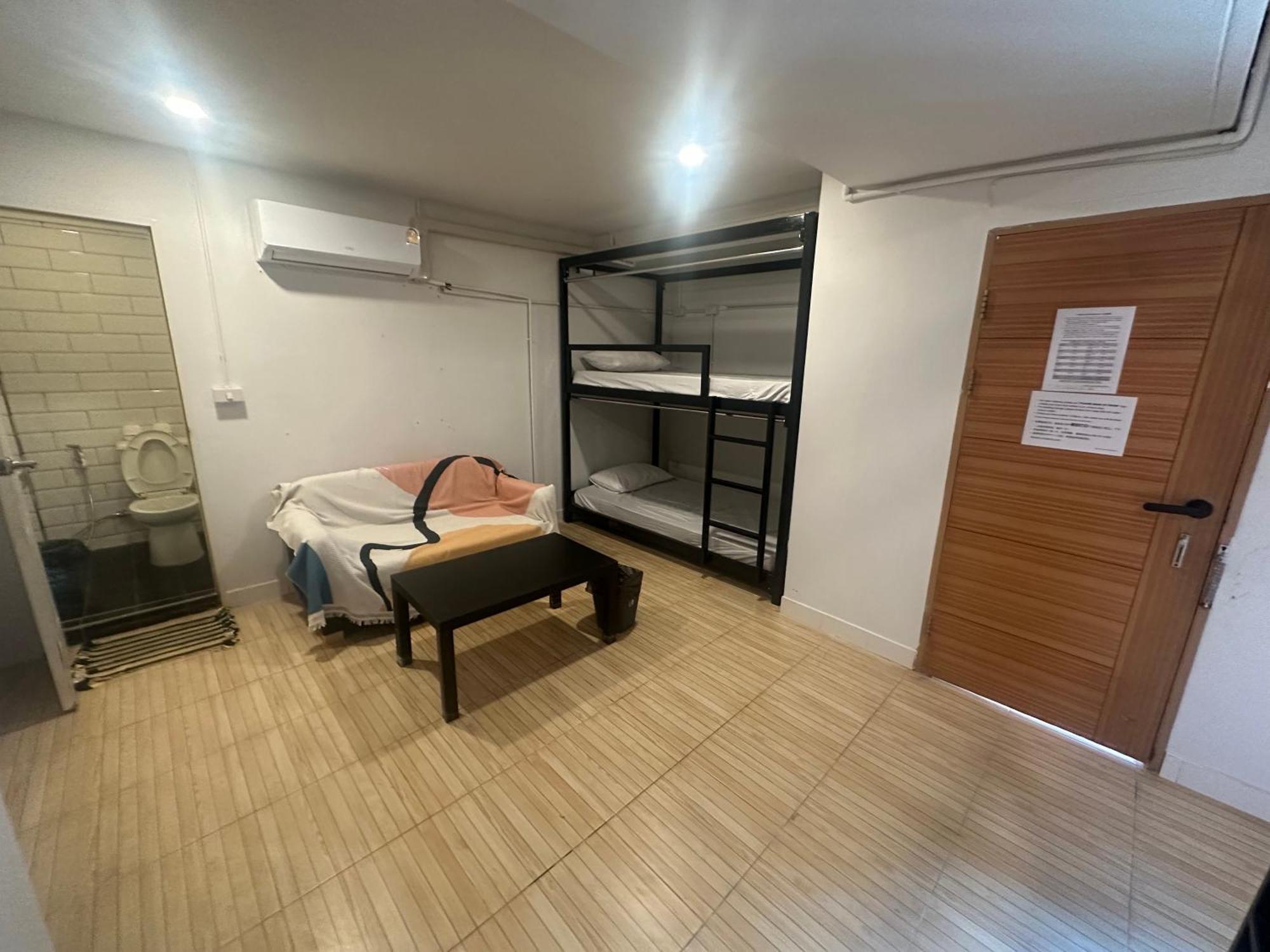 The Cute Silom Hostel バンコク都 エクステリア 写真