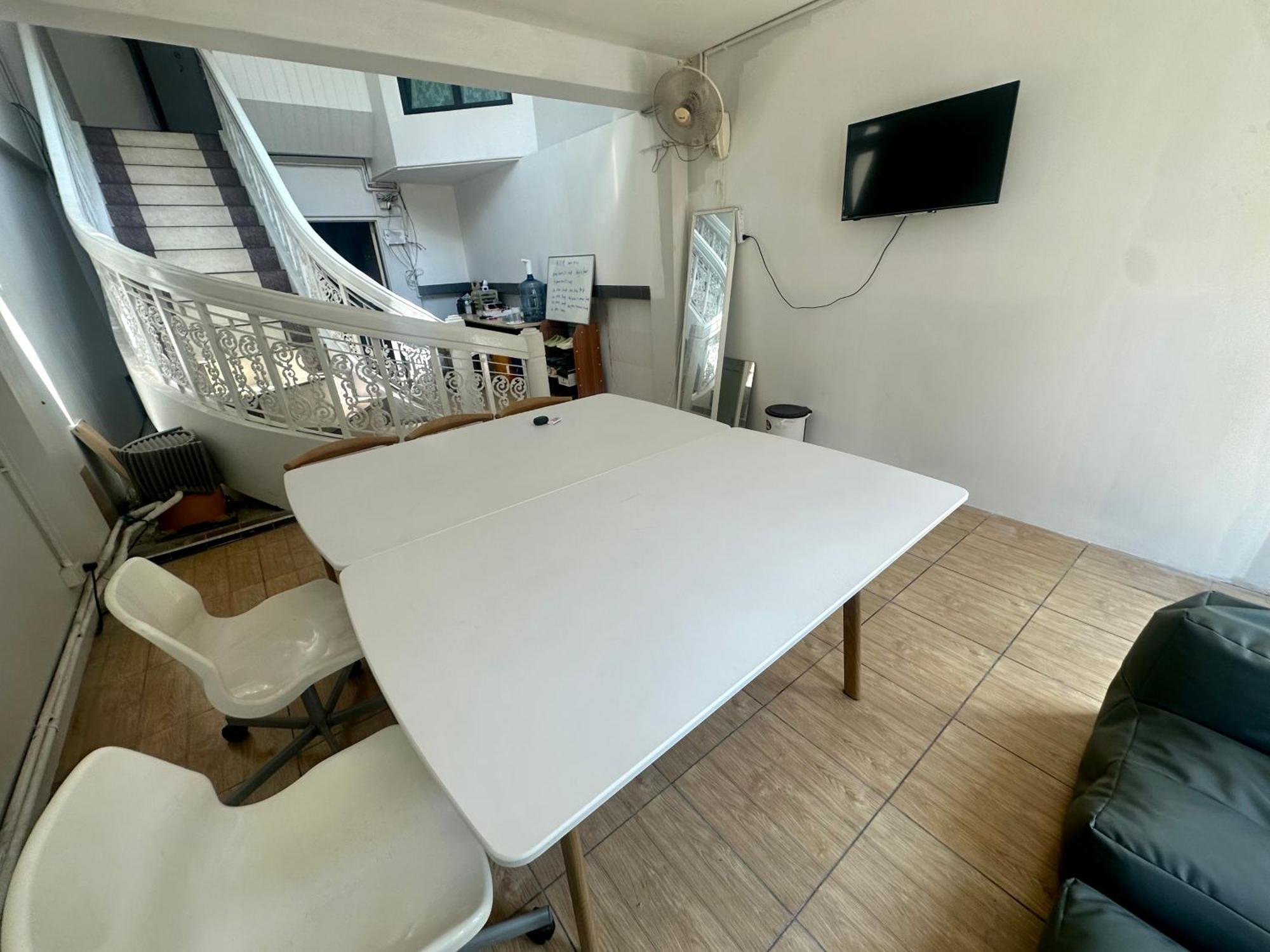 The Cute Silom Hostel バンコク都 エクステリア 写真