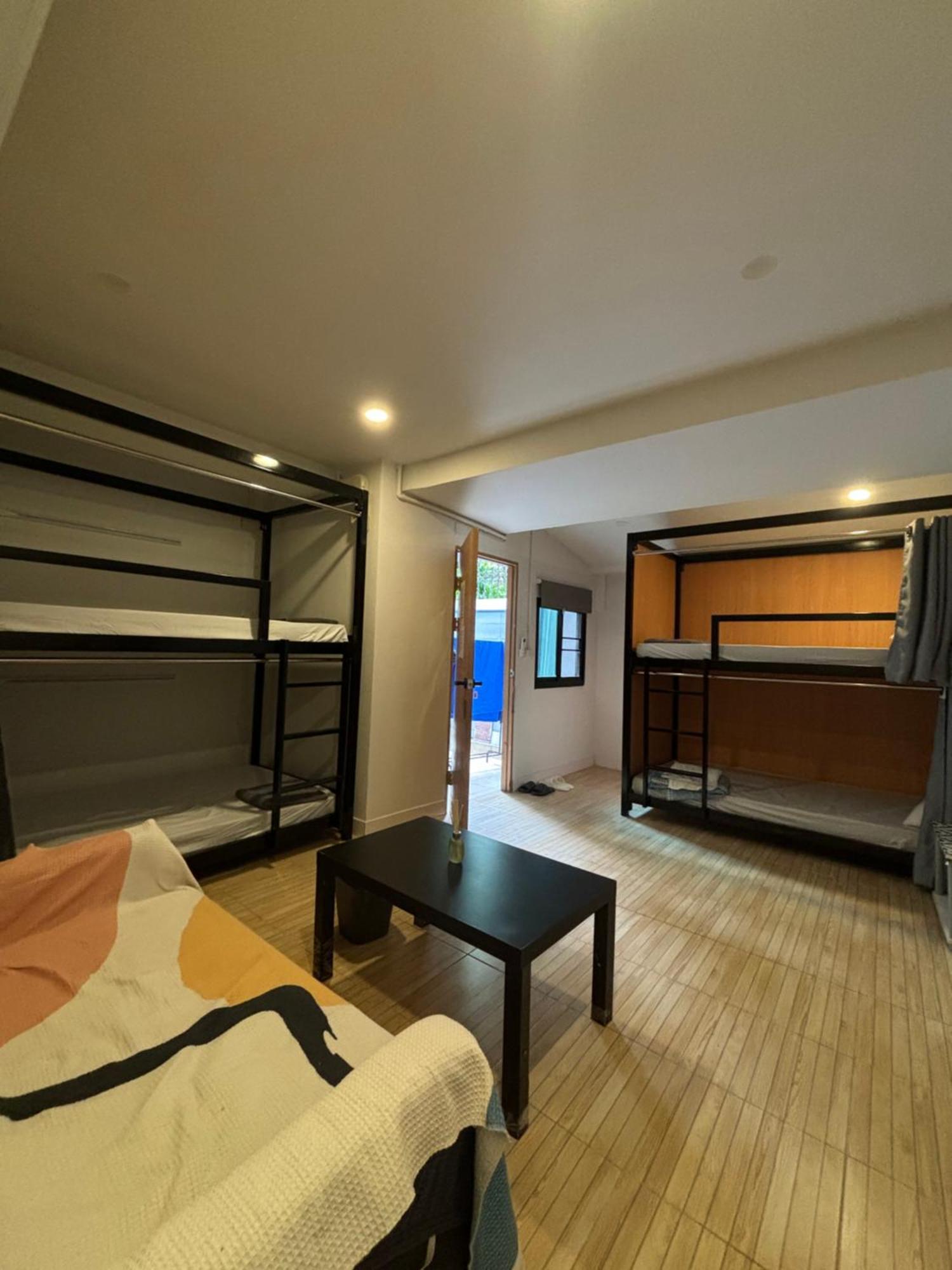The Cute Silom Hostel バンコク都 エクステリア 写真